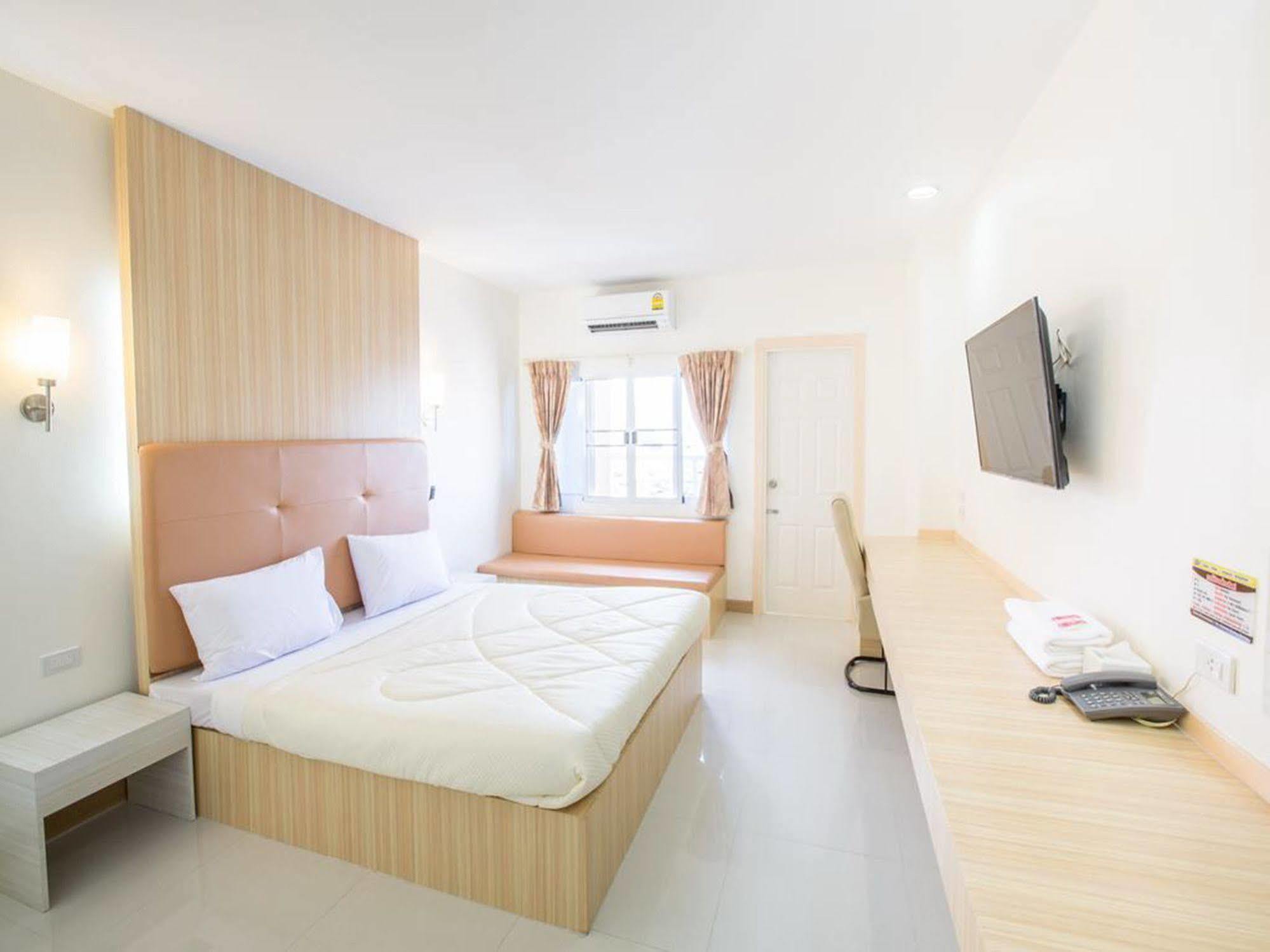 P.A. Thani Hotel Nakhon Sawan Dış mekan fotoğraf