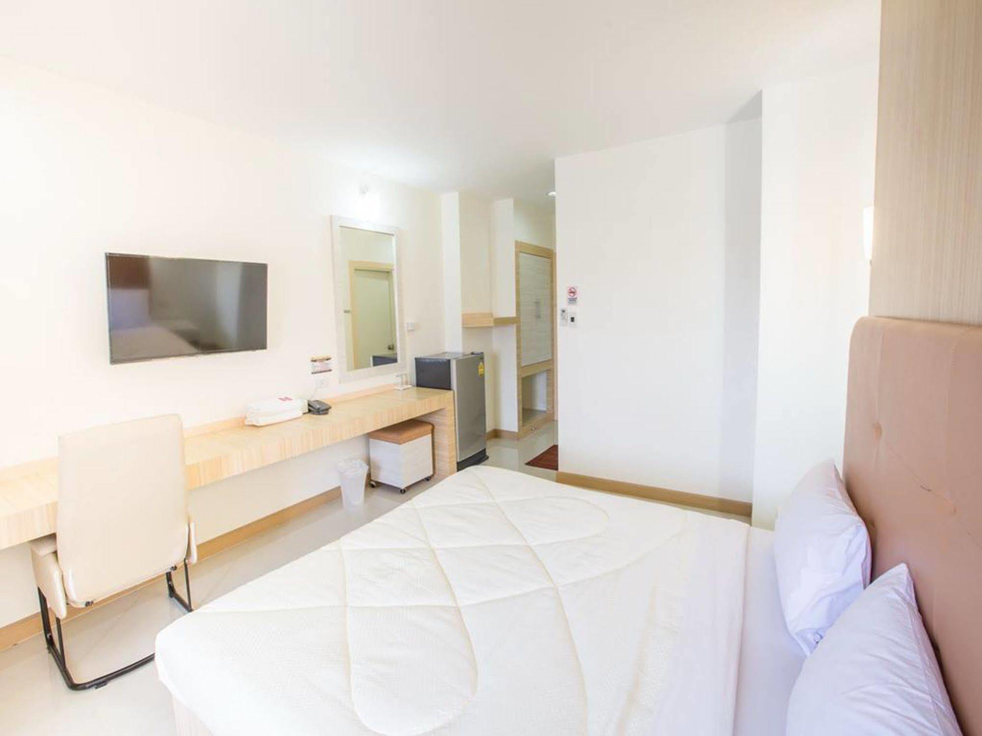P.A. Thani Hotel Nakhon Sawan Dış mekan fotoğraf